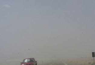وزش طوفان شدید گرد و خاک در مسیر میرجاوه به زاهدان