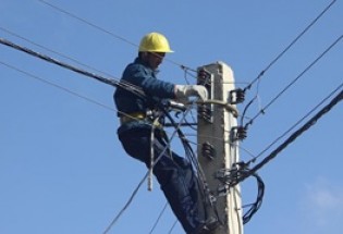 برق شهرداری میرجاوه به دلیل بدهی قطع شد
