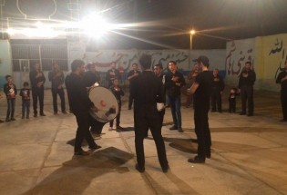 عزاداری دلدادگان حسینی در شب عاشورا در میرجاوه