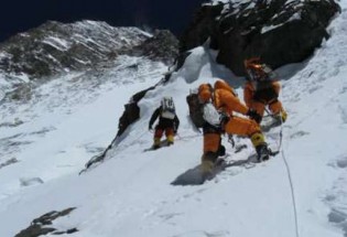 حال عمومی کوهنورد دوم خوب است / تلاش نیروهای محلی در نجات کوهنورد مفقود قابل ستایش است