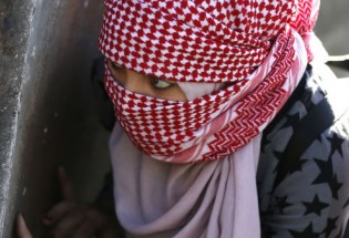دختر ۱۲ ساله فلسطینی که صهیونیست‌ها از او وحشت دارند! +فیلم