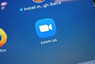 اپلیکشن Zoom برای فیسبوک جاسوسی می‌کند!